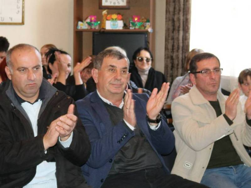 13 მარტს ა(ა)იპ ცაგერის მუნიციპალიტეტის მთავარ ბიბლიოთეკაში(დირექტორი-ბელა საღინაძე)...